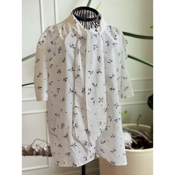 Symmetry White Blouse with Black Pattern - Picture 12 of 12